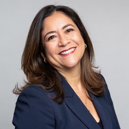 Elena Navarro, agente inmobiliaria en Keller Williams Madrid